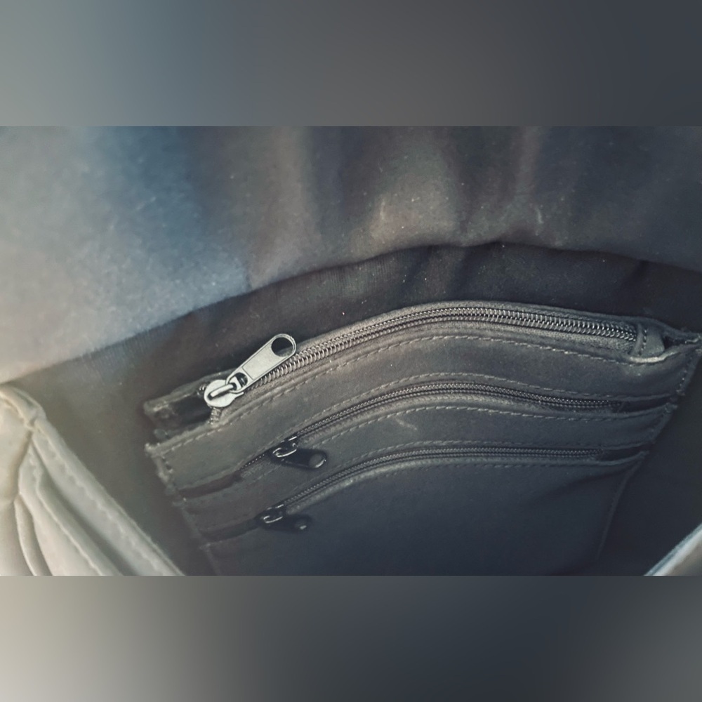 TravelSmith Crossbody Bag - Picture 5 of 6